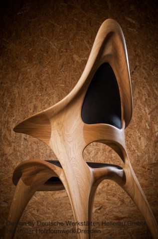 7 Stuhl aus Holz mit Leder-Polster Design by Deutsche Werkstätten Hellerau GmbH – Holzformwerk Dresden