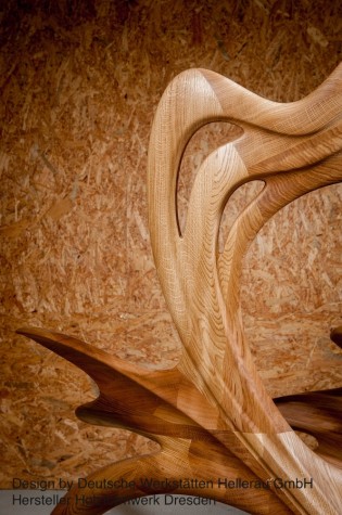 5 Sessel aus Holz mit Lehne Design by Deutsche Werkstätten Hellerau GmbH – Holzformwerk Dresden