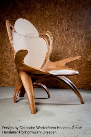 7 Sessel aus Holz mit Lehne Design by Deutsche Werkstätten Hellerau GmbH – Holzformwerk Dresden